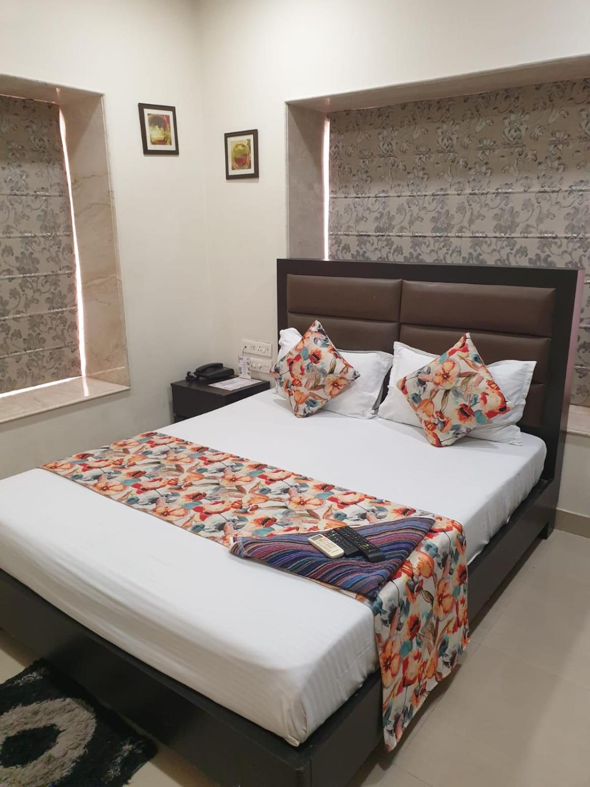 Nk7 Guest House Kolkata Exterior photo
